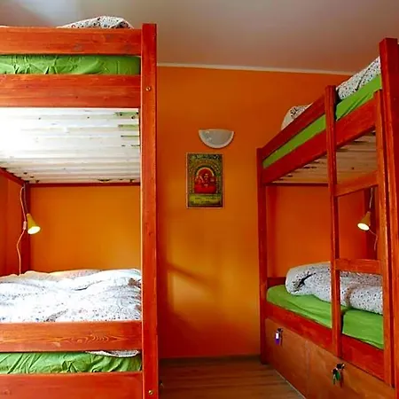 Mamas & Papas Hostel *