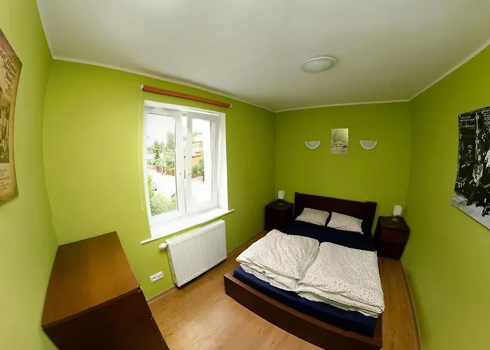 Mamas & Papas Hostel *